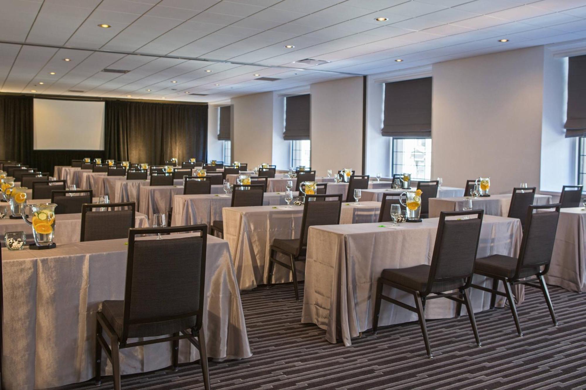 Courtyard By Marriott Boston Downtown Hotel Exterior photo