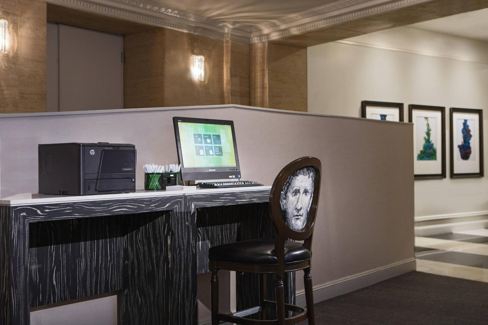 Courtyard By Marriott Boston Downtown Hotel Exterior photo