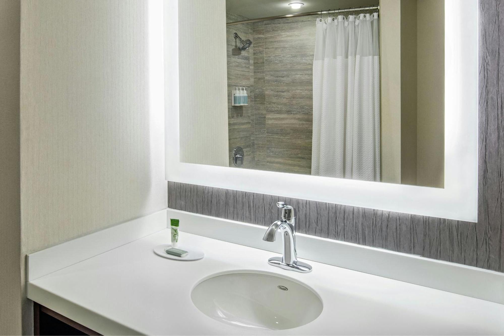 Courtyard By Marriott Boston Downtown Hotel Exterior photo
